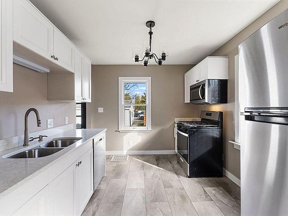 5th image of 301 W Bates St