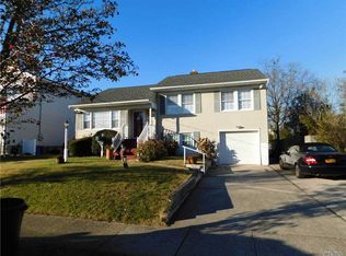 50 Morton Ave, Freeport, NY 11520