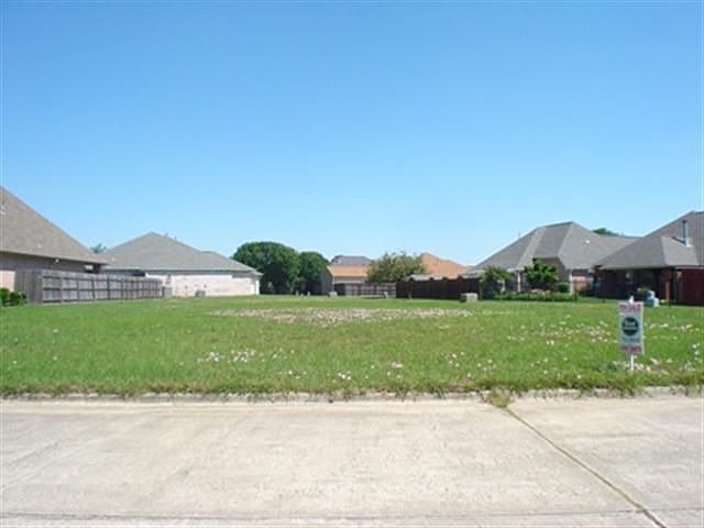 1st image of 7911 Greenhill Dr