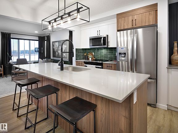 5th image of 3 Edgewater Close