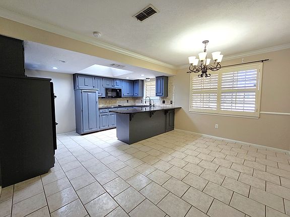 3rd image of 3531 Hyde Park Ave