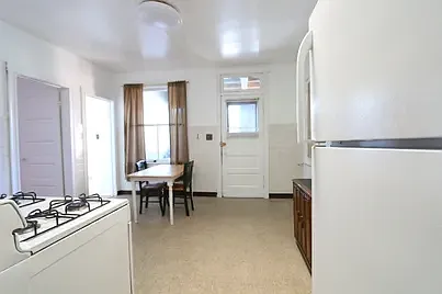 1116 W Polk St #3 — Photo 5