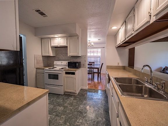 3rd image of 5810 Clint Ln