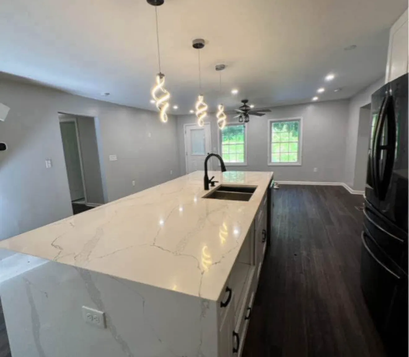 4 bed, 1050 sqft, $2,800 — Photo 2