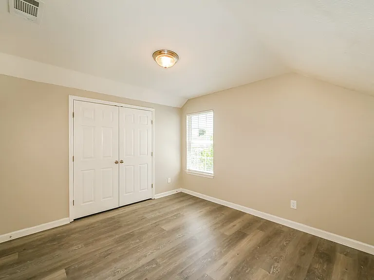 1303 Tonya Dr — Photo 14