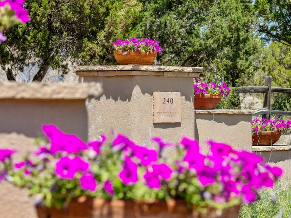 240 Headquarters Trl, Santa Fe, NM 87506