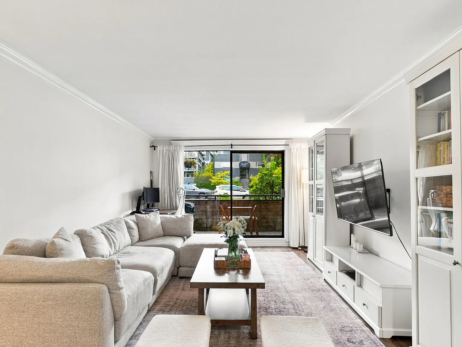 1 bed, 716 sqft, $2,750 — Photo 2