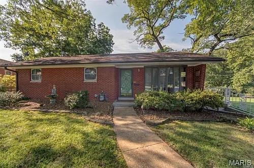 18 Dorchester Dr Photo 1