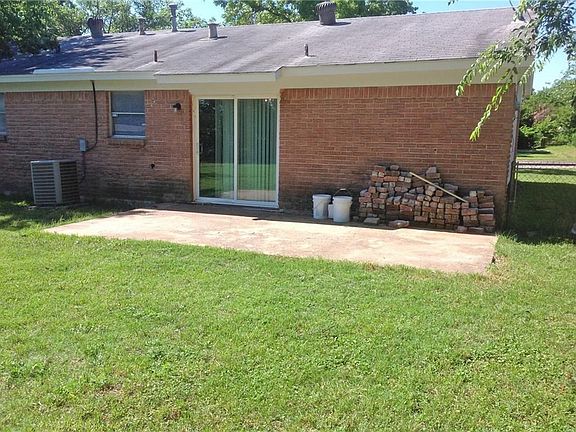 3rd image of 511 Magnolia Ln