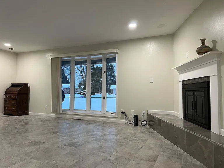 4721 E Hillcrest Dr — Photo 30