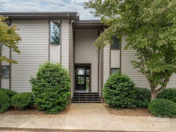 201 Racquet Club Rd #24, Asheville, NC 28803