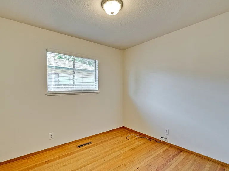 1109 White Cliff Dr — Photo 42