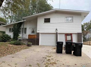 3012 S Elmwood Ave, Sioux Falls, SD 57105