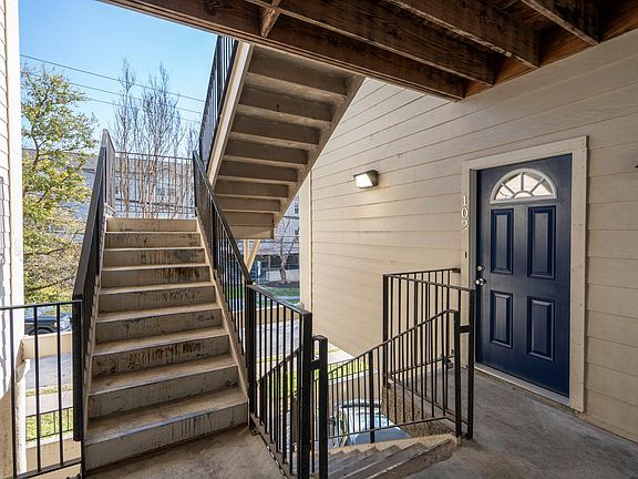 4th image of 1100 W 25th St #101