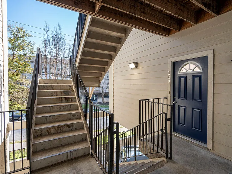 1100 W 25th St #101 — Photo 4