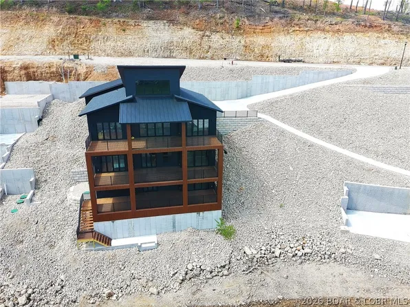 507 Redbud Ct, Lake Ozark, MO 65049