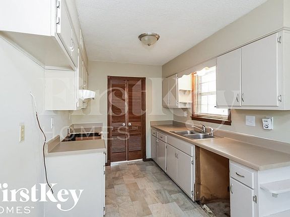 5th image of 2040 Cranberry Dr