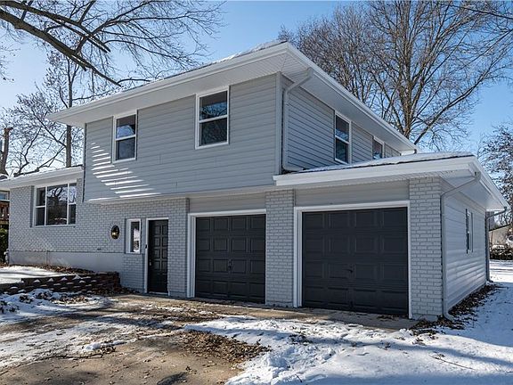 4th image of 812 NW North Summit Cir