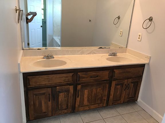4th image of 2685 Piedmont Oak Dr