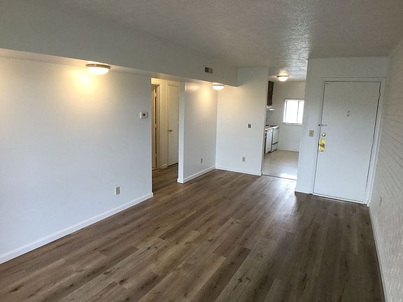 2nd image of 1407 Pickett St #A-5