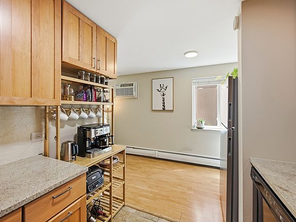 5th image of 1245 Race St APT 108