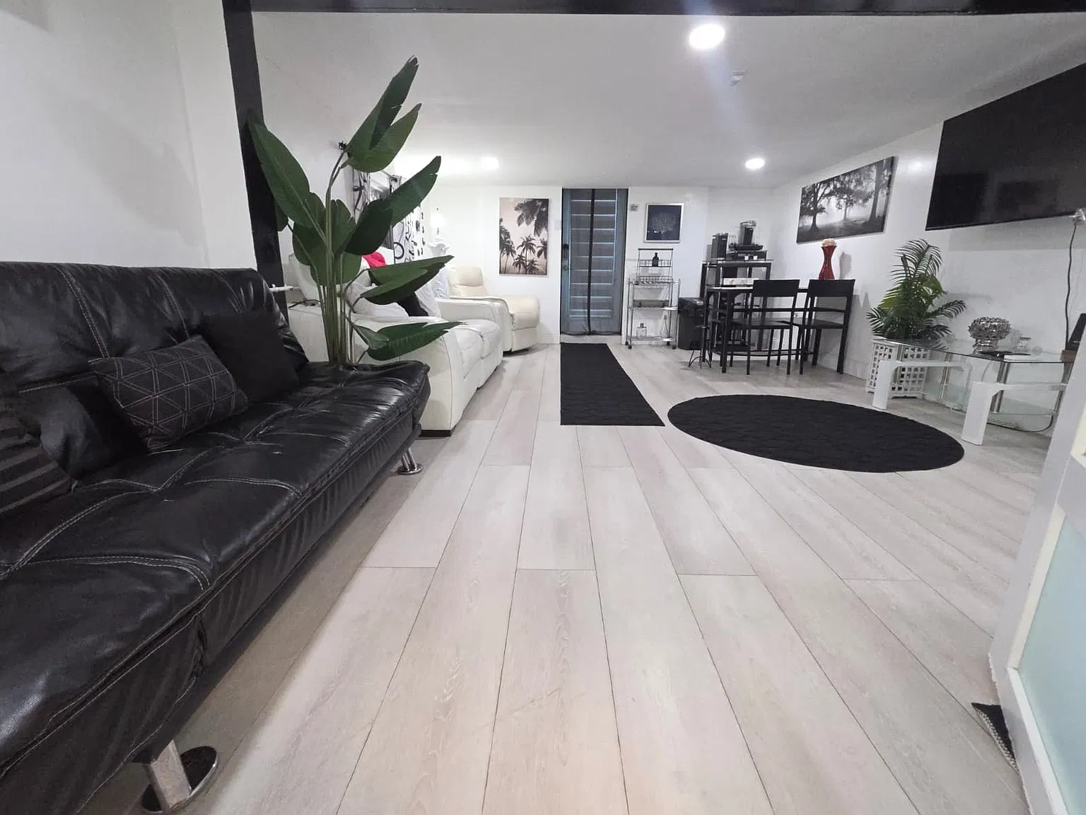 Beautiful Furnished Apartment — Photo 2
