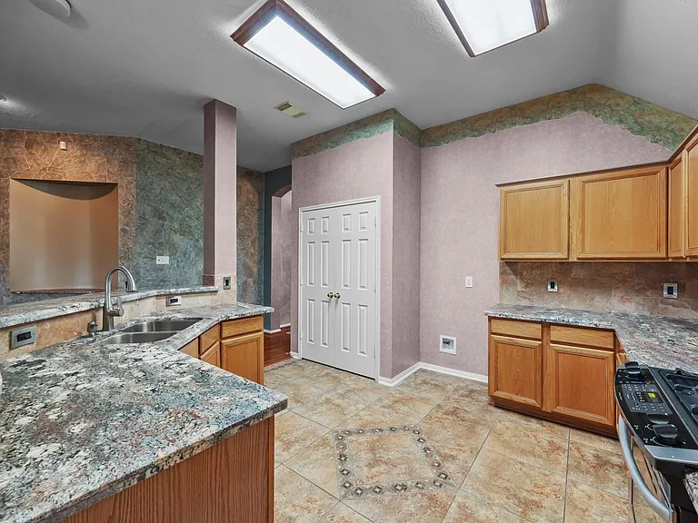 2723 Shelby Dr — Photo 8