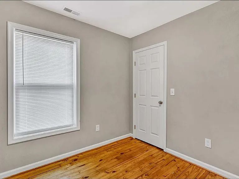 1423 Varnell Ave NE — Photo 16