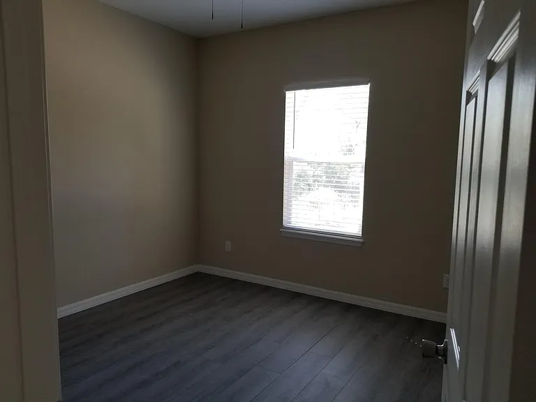 31611 Colby Pl — Photo 13