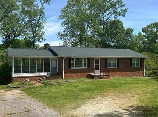 1518 Memorial Drive Ext, Greer, SC 29651