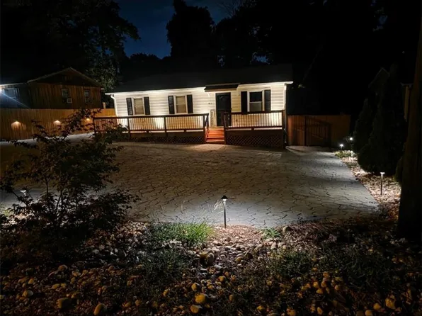 1411 Town St, Greensboro, NC 27407