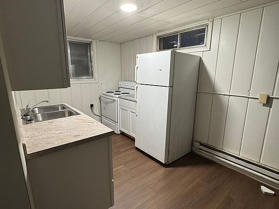 3rd image of 914 8th Ave S #4