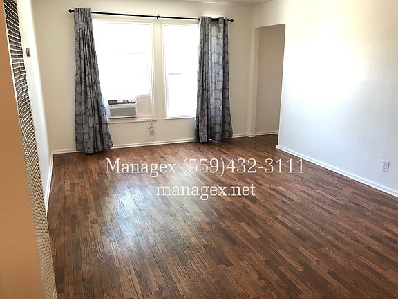 2nd image of 1135 E Dakota Ave