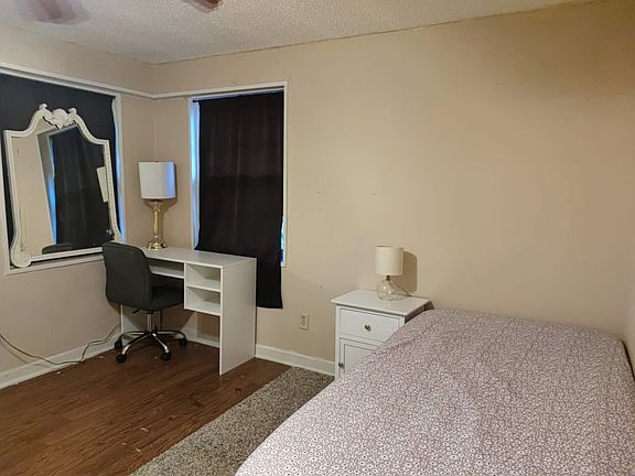 5th image of 1110 W 50th St
