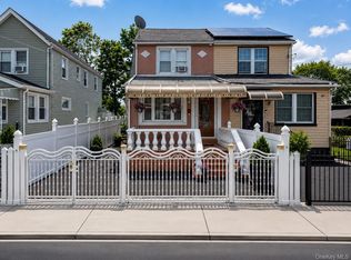 11716 201st Pl, Saint Albans, NY 11412