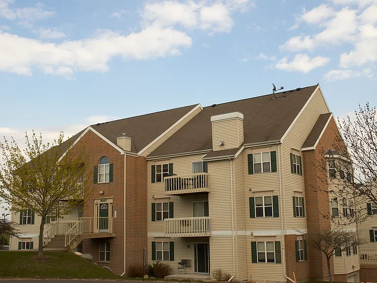 Maple Grove Apartments — Photo 3