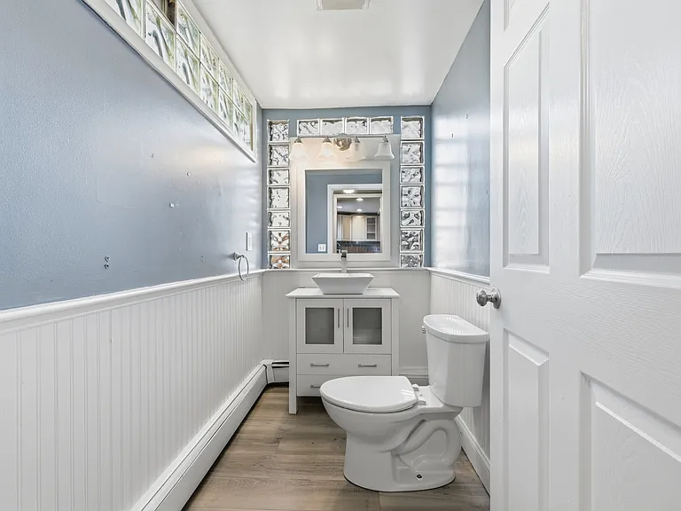 2 Oakland Ave — Photo 20