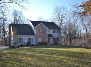 27 Emerald Glen Ln, Salem, CT 06420
