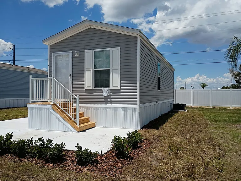 Sunshine MH & RV Resort — Photo 131