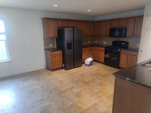 3rd image of 2613 Yandall Dr
