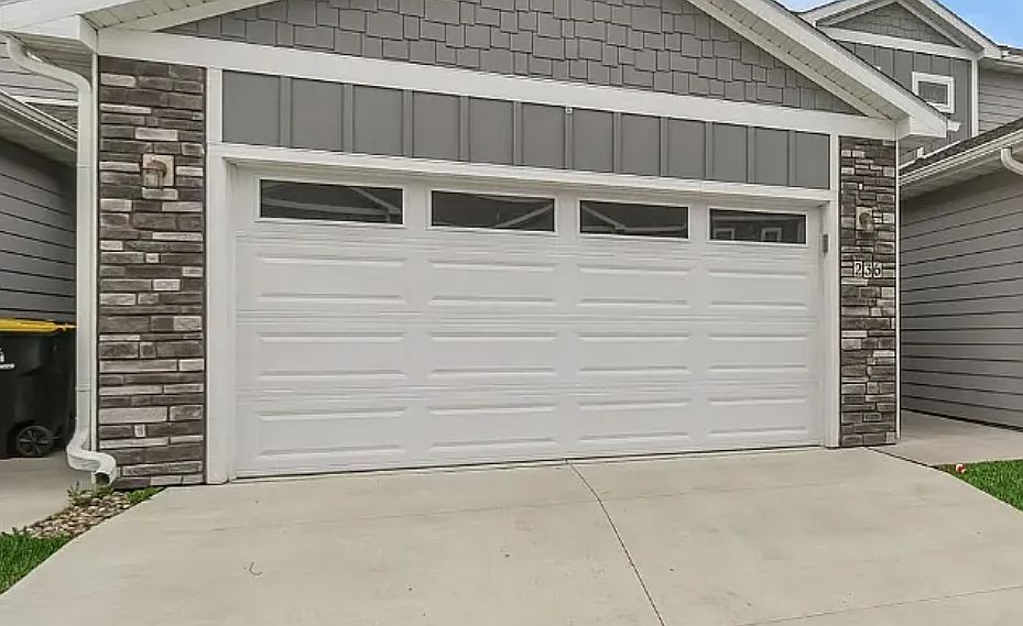 1st image of 245 NW Greenwood Pl
