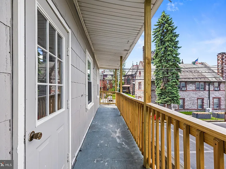 531 Walton St #4 — Photo 9