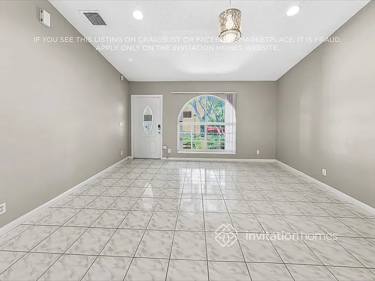 5788 NW 48th Dr — Photo 4