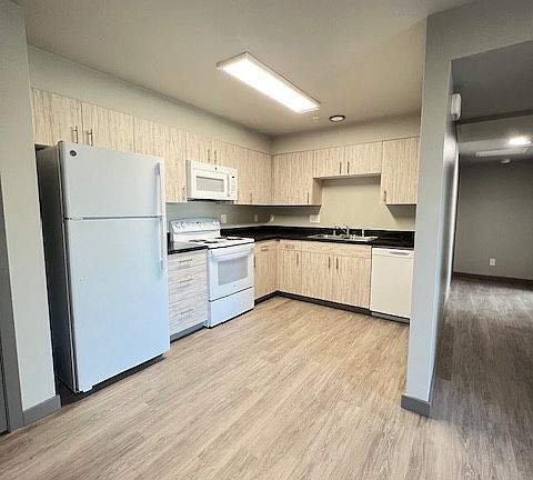 2nd image of 628 S Perry St #B302