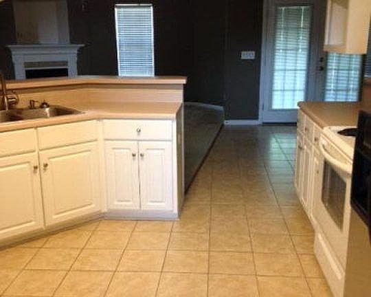 Kitchen/Breakfast Nook