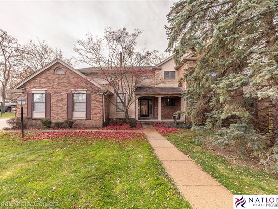29705 Pine Ridge Cir #35, Farmington, MI 48331