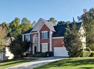 525 Camber Woods Dr, Roswell, GA