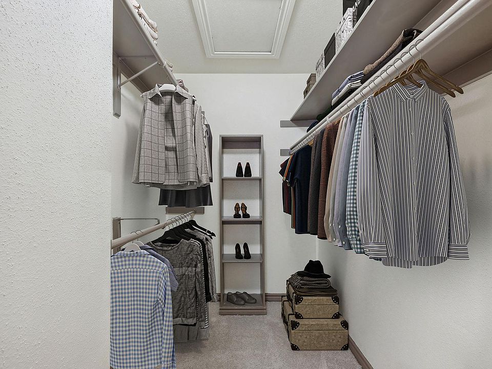 Spacious bedroom closet