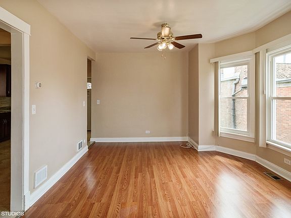 3rd image of 833 S 11th Ave