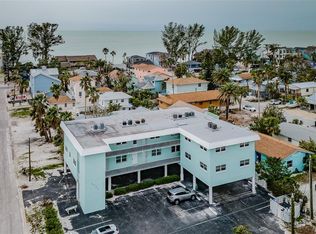 8200 Bayshore Dr APT 1, Treasure Island, FL 33706